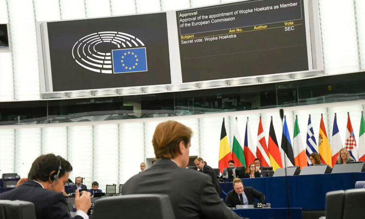 Eurodiputados buscan nuevas alianzas políticas en la Eurocámara
