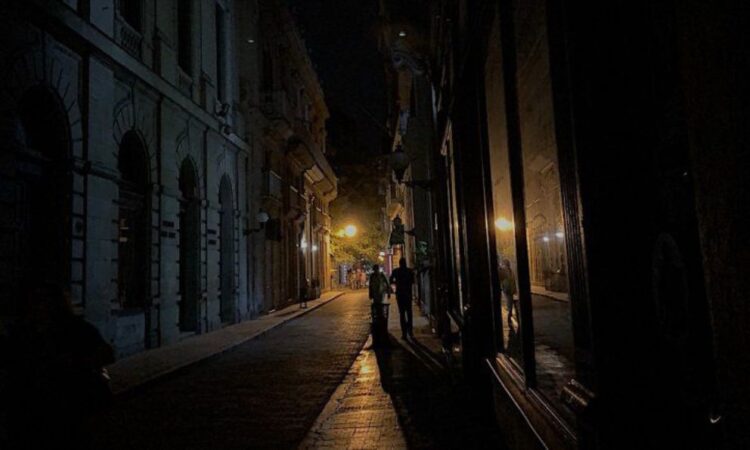 Cuba enfrenta apagones en el 21% de su territorio debido a averías y falta de combustible