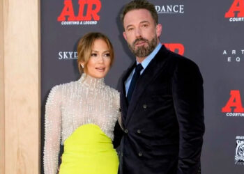 Affleck y Lopez: Indicios de separación tras venta de mansión