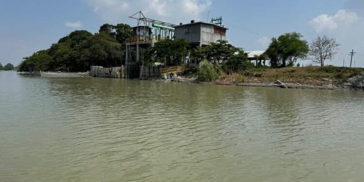 Supervisa AVA dragado en laguna El Chairel