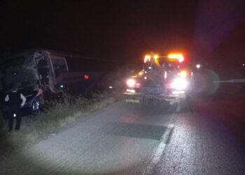 Choca autobús: ocho heridos