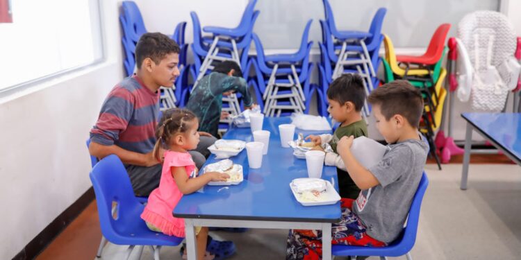 Atiende DIF Tamaulipas a refugiados por el fenómeno meteorológico “Alberto”