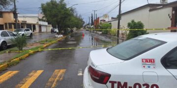 Por riesgo de hundimiento, cierran carril de calle Michoacán