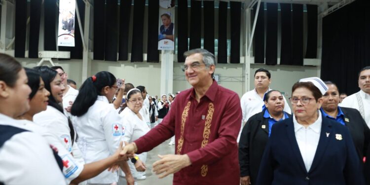 Reconoce Américo labor del personal de enfermería