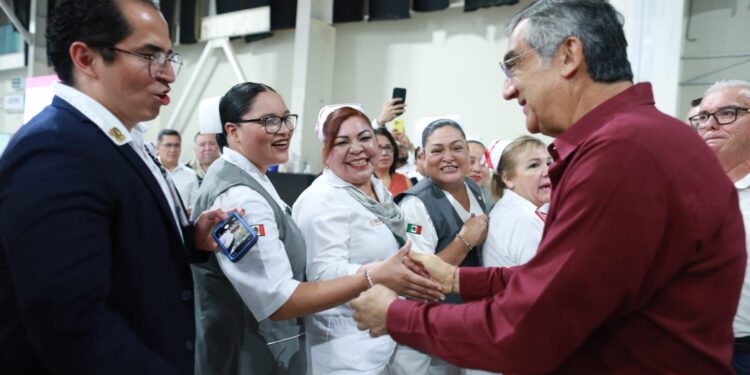 Reconoce Américo labor del personal de enfermería