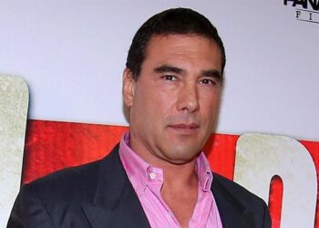 Reportera revalida demanda contra Eduardo Yáñez: “No me ha devuelto mi celular”