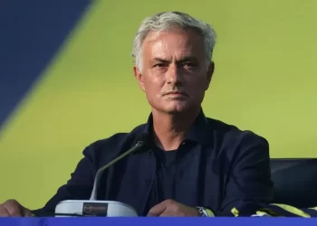 José Mourinho fue presentado como entrenador de Fenerbahçe
