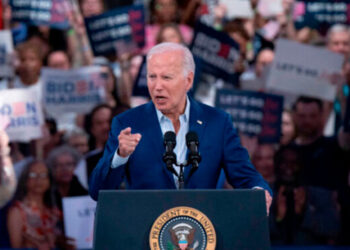 Polémica en España por la bandera LGBTIQ+ en edificios públicos