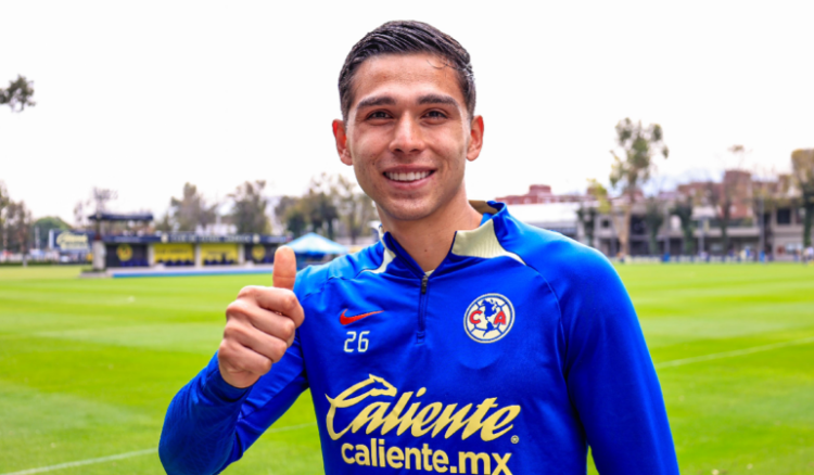 Salvador Reyes podría dejar América en busca de más protagonismo