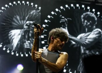 Fans de Louis Tomlinson inundan de gritos la Arena VFG