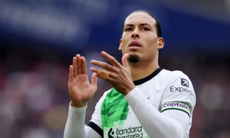 Nuevas medidas de la UEFA: solo los capitanes podrán hablar con el árbitro