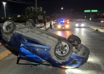 Vuelca y vive para contarlo