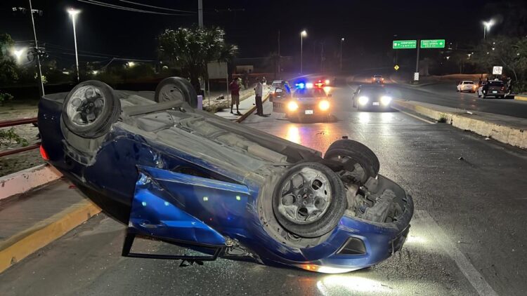 Vuelca y vive para contarlo