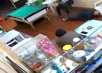 Anciano dispara a amigos tras no recibir ayuda y provoca dos muertes