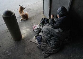 Argentina enfrenta un 55% de pobreza según nuevo informe