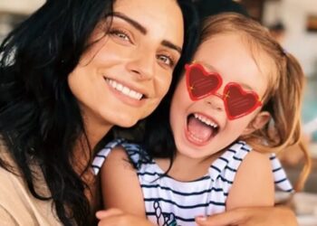 Aislinn Derbez comparte sus reglas para Kailani en redes sociales