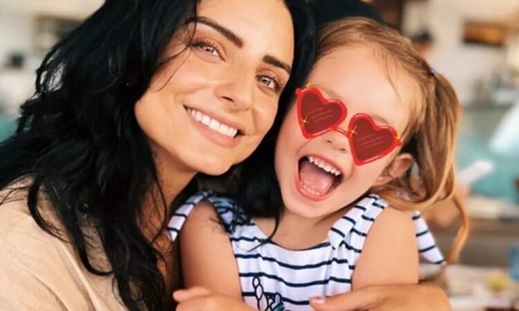 Aislinn Derbez comparte sus reglas para Kailani en redes sociales