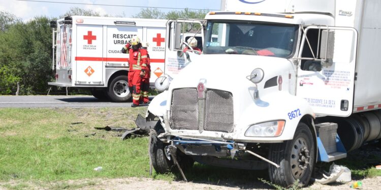 Choque en carretera deja una persona fallecida