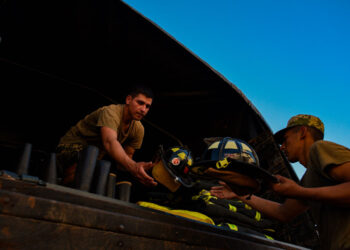 Paraguay recibe equipos de bomberos donados por Massachusetts