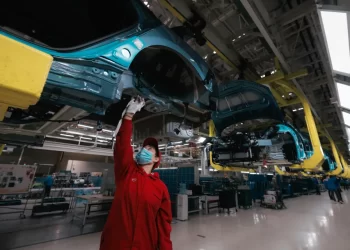 Aranceles a vehículos eléctricos chinos amenazan transición ecológica de Europa, dice China