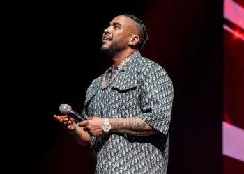 El cantante Don Omar comparte su diagnóstico de cáncer y recibe apoyo masivo