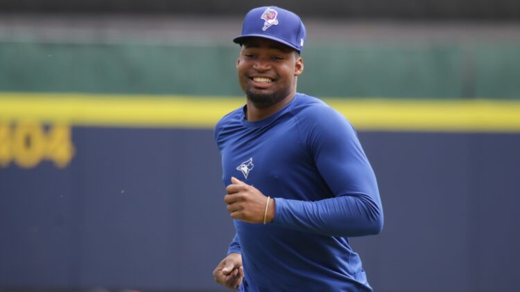 Orelvis Martínez, de los Azulejos, suspendido 80 partidos por dopaje