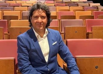 Tenor Óscar de la Torre destaca la popularidad de la ópera entre jóvenes en México