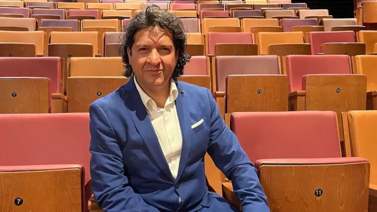 Tenor Óscar de la Torre destaca la popularidad de la ópera entre jóvenes en México