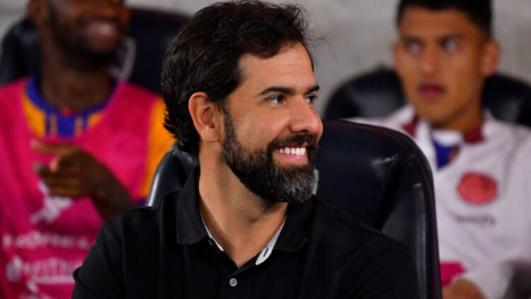 Gustavo Leal podría unirse al cuerpo técnico de André Jardine para el apertura 2024