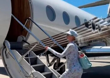 Paris Hilton estrena jet privado y lo muestra en redes sociales