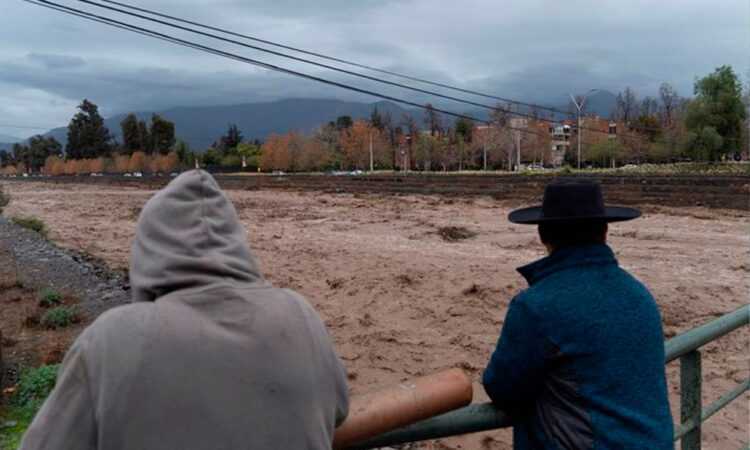 Chile suspende clases en varias regiones por riesgo de lluvias intensas