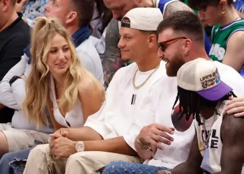 Patrick Mahomes, el “sexto hombre” de los Mavericks: un apoyo clave en la búsqueda del título