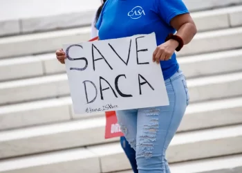 Biden reafirma su apoyo al programa DACA en su 12º aniversario