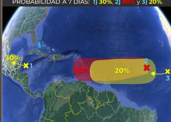 Vigilan formación de tres posibles ciclones