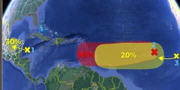 Vigilan formación de tres posibles ciclones