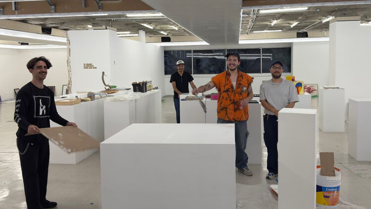 Artistas mexicanos realizan subasta solidaria para ayudar a Palestina