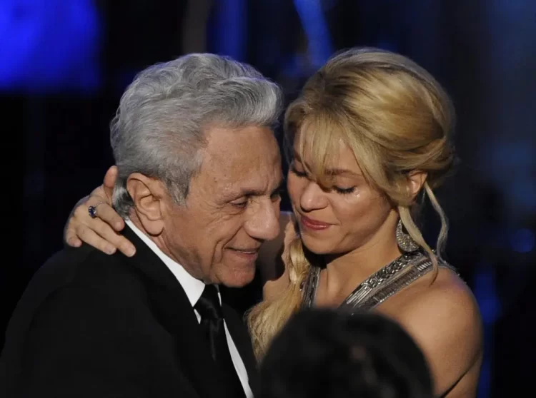 Padre de Shakira recibe alta tras 18 días hospitalizado
