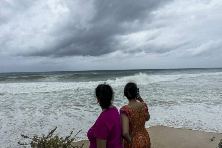 Huracán “Beryl” se fortalece y amenaza las islas del caribe
