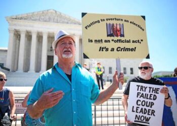 Suprema Corte protege a Trump de enjuiciamiento