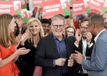 Cambio de guardia en el Reino Unido: Keir Starmer toma las riendas del gobierno