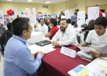 Más de mil vacantes se ofertaron en la Feria de Empleo Victoria 2024