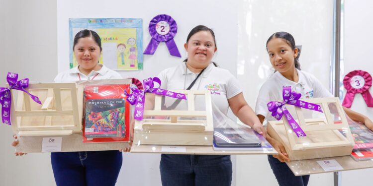 Premia DIF Tamaulipas a ganadores de los concursos estatales de dibujo y cartel sobre derechos y trabajo infantil