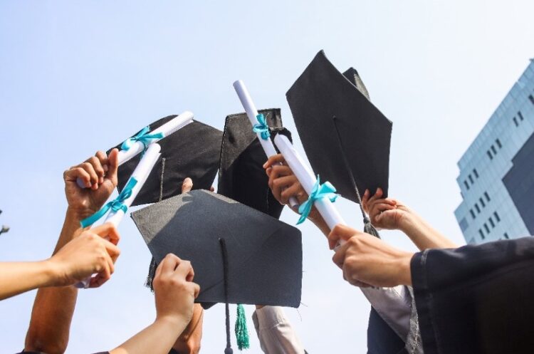 Graduaciones dejarán derrama de 20 mil 481 millones de pesos en México: CONCANACO