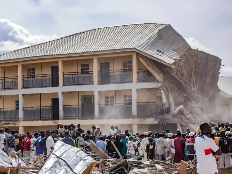 Derrumbe en escuela de Nigeria deja al menos 21 muertos