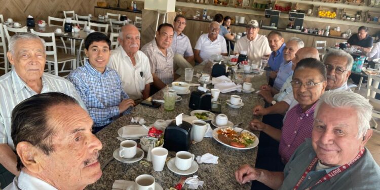 Festejan 87 años del C.P. Gilberto Nájera Alvídrez con desayuno en Club Campestre Victoria
