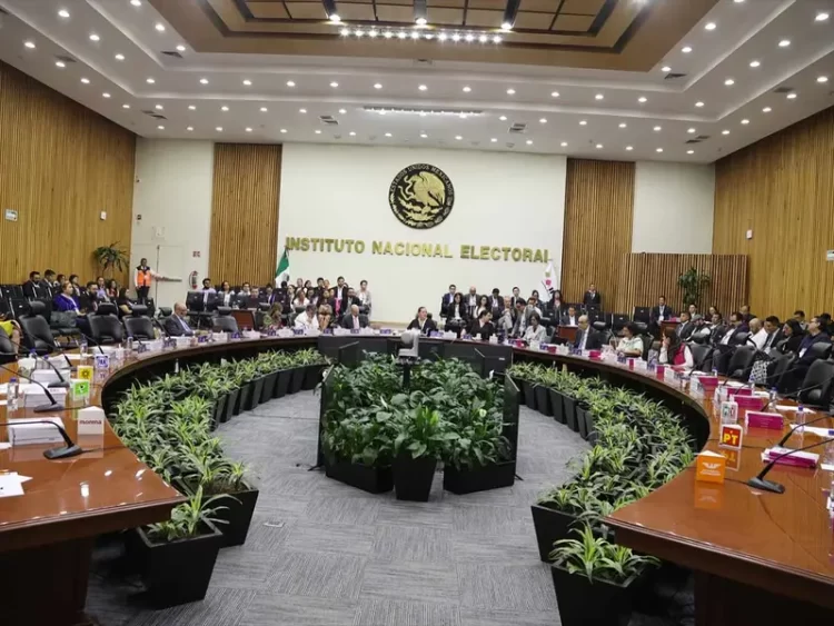 INE abre la puerta a crear nuevos partidos; tres grupos alzan la mano