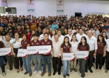 Inicia en Reynosa entrega de becas “Futuro Tamaulipas, Jóvenes de Nivel Superior”