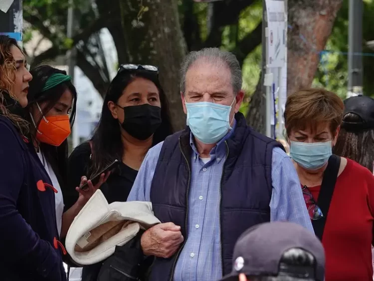 Nuevo León registra 611 casos de COVID y 14 defunciones; recomienda medidas