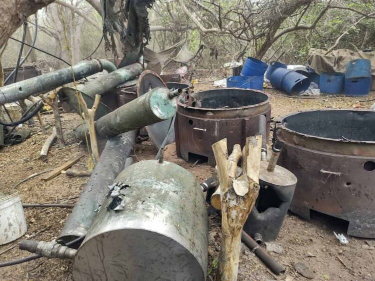 Secretaría de Marina localiza megalaboratorio de metanfetaminas en Sinaloa