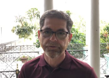 Atienden camiones recolectores de basura los sitios recreativos de Victoria